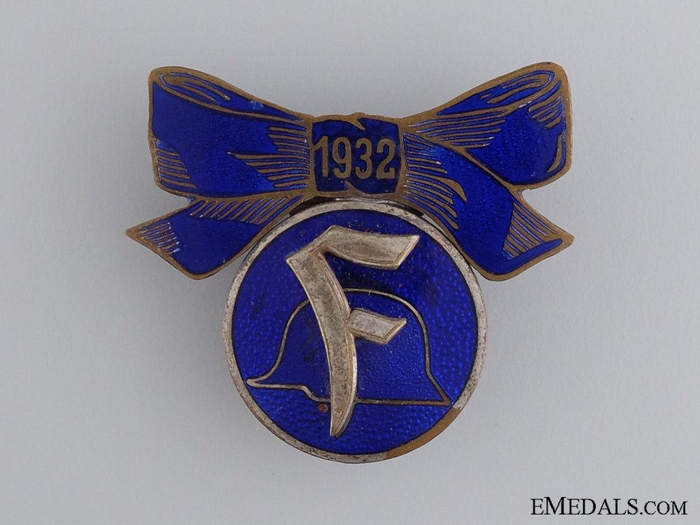 1932_stahlhelm_women’s_organization_pin_1932_stahlhelm_w_53c7f589617e7