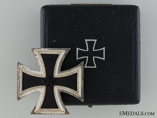1939_first_class_iron_cross;_marked100;_cased_1939_first_class_538cbb1e714f5