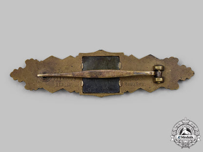 germany,_wehrmacht._a_close_combat_clasp,_bronze_grade,_by_a.g.m.u.k_19_m21_mnc3246_1