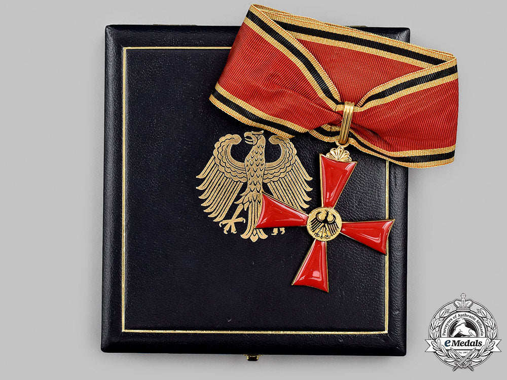 germany,_federal_republic._an_order_of_merit_of_the_federal_republic_of_germany,_commander’s_cross_with_case,_by_steinhauer&_lück_19_m21_mnc7900