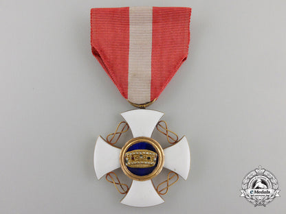italy,_kingdom._an_order_of_the_crown_in_gold,_v_class_with_case_19d_1