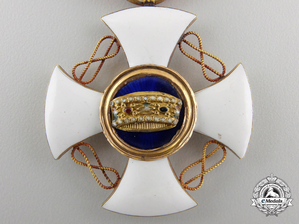 italy,_kingdom._an_order_of_the_crown_in_gold,_v_class_with_case_19e_1