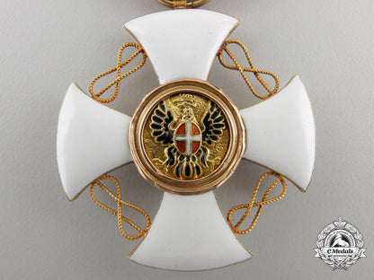 italy,_kingdom._an_order_of_the_crown_in_gold,_v_class_with_case_19f_1