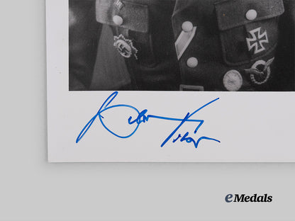 germany,_third_reich._a_lot_of_post-_war_signed_knight’s_cross_winner_photographs_e_medals__g62074_4
