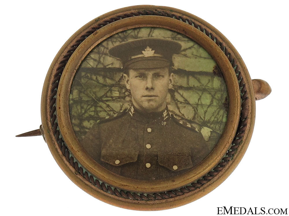 a_complete_canadian_memorial_group_20.jpg511e7adf345c9