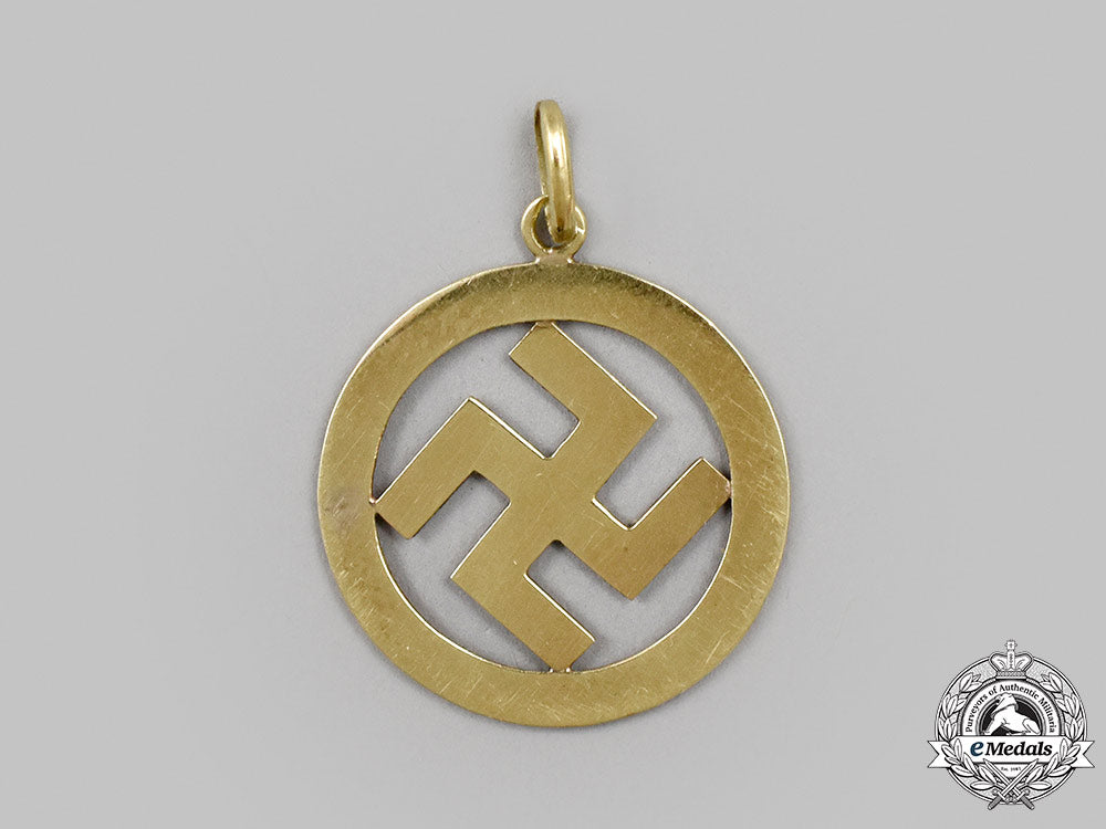 germany,_third_reich._a_swastika_pendant_20_m21_mnc0981