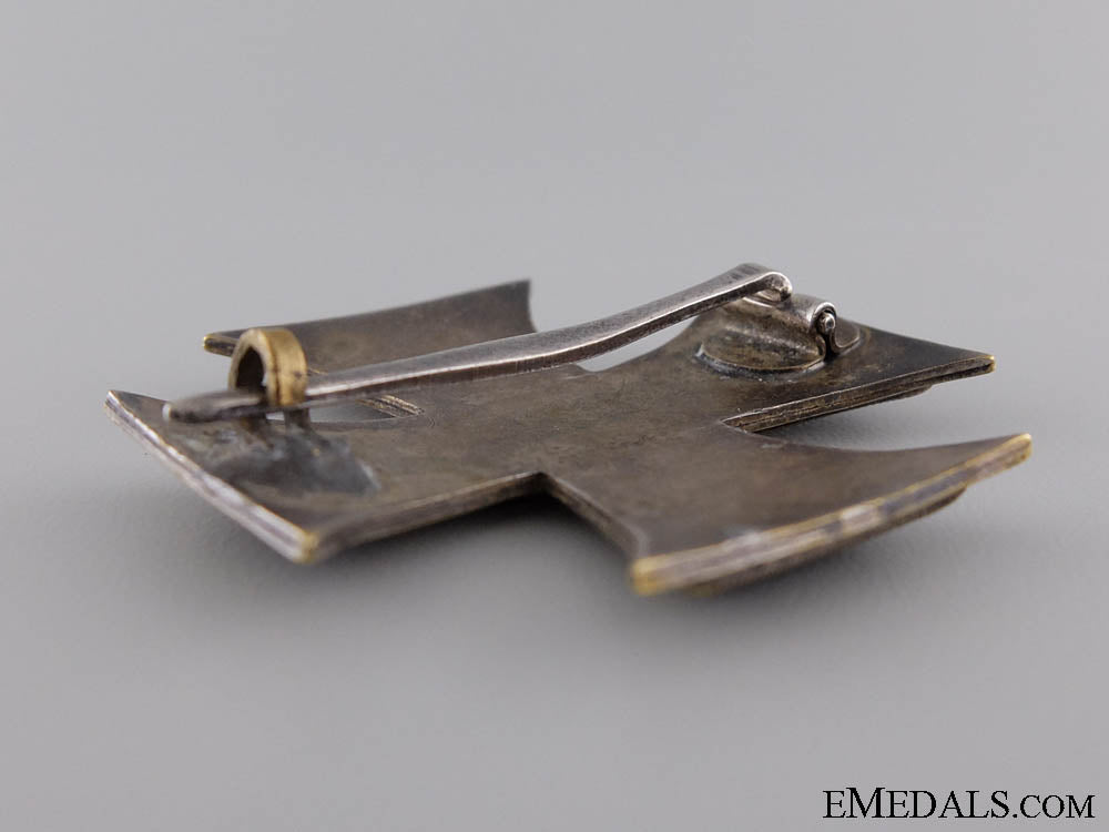 a1914_iron_cross_first_class_21.jpg53d64b9b3eda5