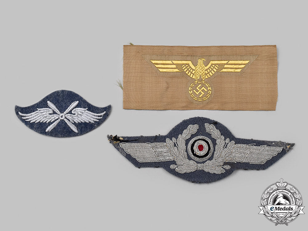 germany,_wehrmacht._a_lot_of_uniform_insignia_21_m21_mnc0660_1