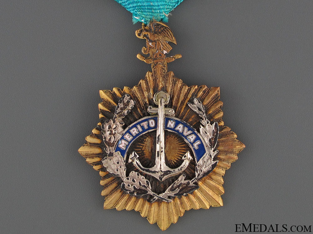 a_mexican_naval_merit_medal-1_st_class_227.jpg5208f3afe4fce