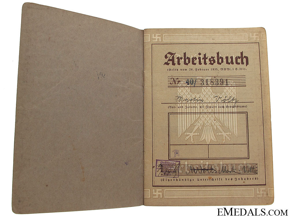 group_of_three_german_id&_booklets_228.jpg51978fc484c0e