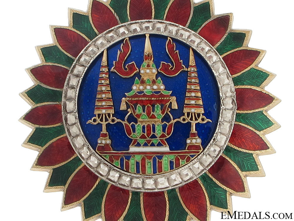 order_of_the_crown_22.jpg5106bddb50c3a