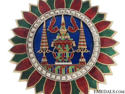 order_of_the_crown_22.jpg5106bddb50c3a