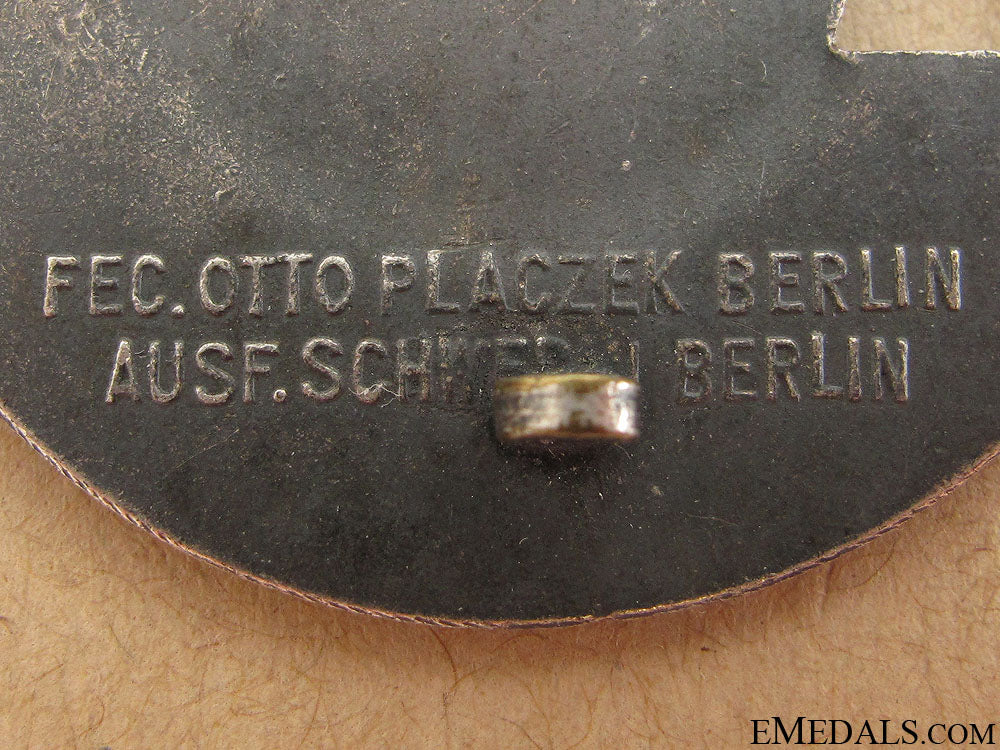 blockade_runner_badge_by_fec._otto_placzek_22.jpg51ba1f25d5509