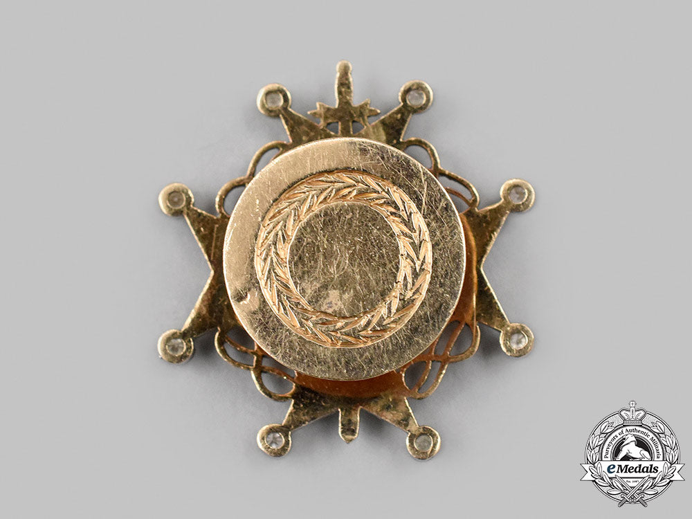 spain,_fascist_state._an_order_of_the_cross_of_st._raymond_of_penafort,_lapel_badge_in_gold&_diamonds_233_m21_mnc0323