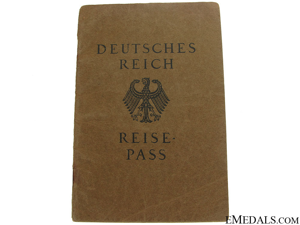 group_of_three_german_id&_booklets_234.jpg51978fe788ec0