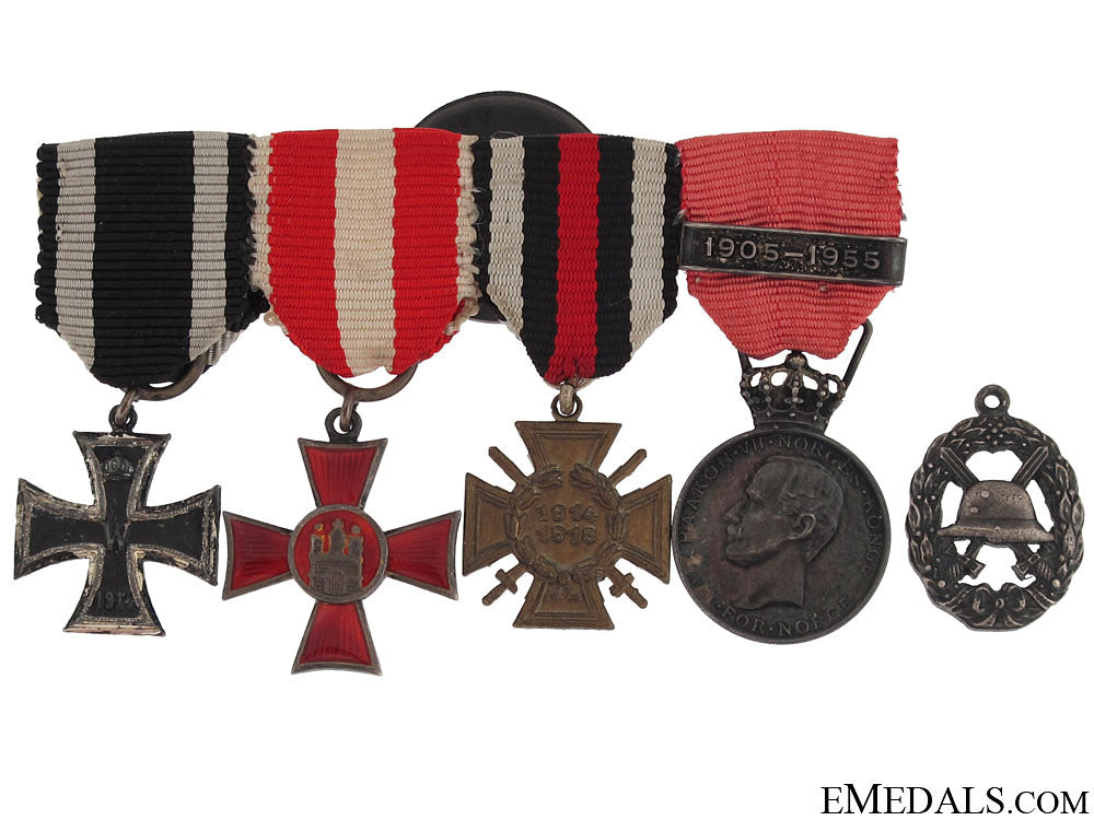 group_to_georg_von_broich-_oppert-_mayor_of_berlin_23.jpg50ae58bc92f0a