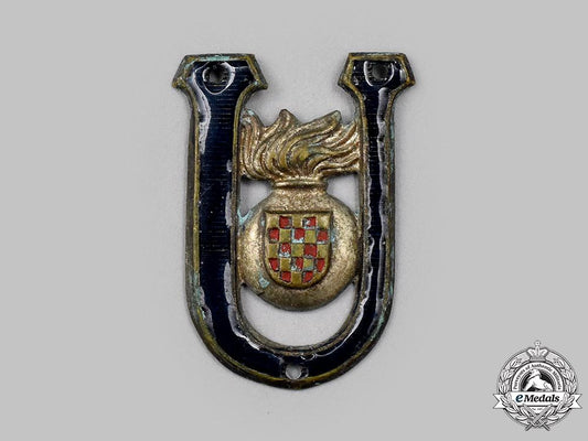 tia,_independent_state._an_enamelled_croatian_ustasha_badge_23_m21_mnc1055