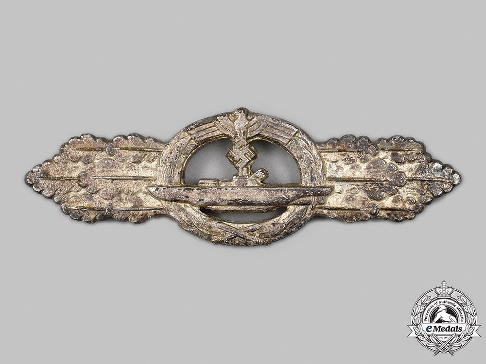 germany,_kriegsmarine._a_u-_boat_clasp,_silver_grade,_by_schwerin_23_m21_mnc7759_1