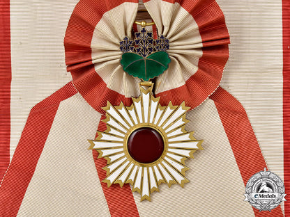 japan,_empire._an_order_of_the_rising_sun,_grand_cordon_badge,_c.1900_24_m21_mnc5414