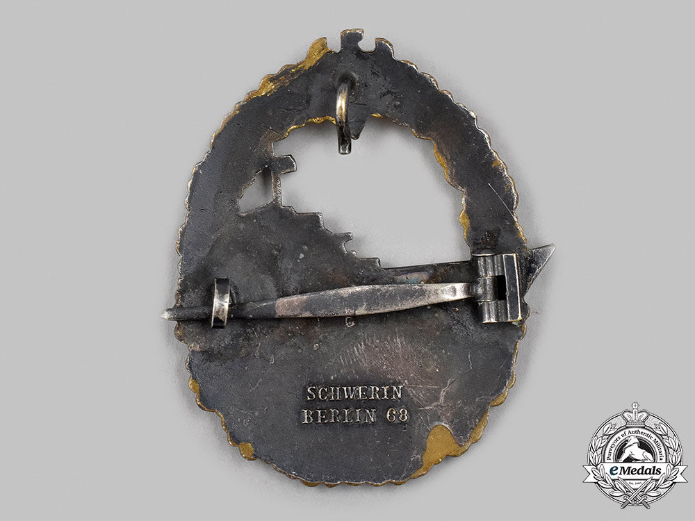 germany,_kriegsmarine._a_destroyer_war_badge,_by_schwerin_25_m21_mnc1466