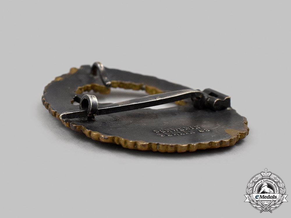 germany,_kriegsmarine._a_destroyer_war_badge,_by_schwerin_26_m21_mnc1469