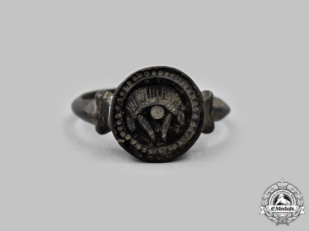 international._a12_th-14_th_century_bronze_ring_28_m21_mnc4690