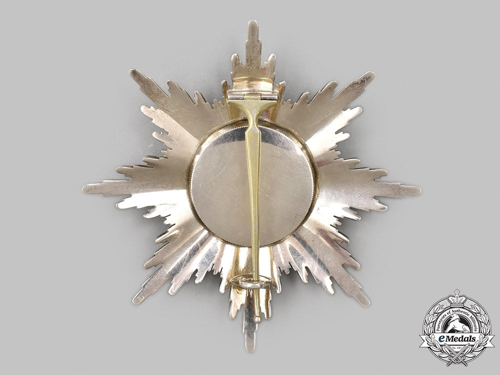 prussia,_kingdom._an_order_of_the_crown,_i_class_set_with_swords_in_gold,_by_neuhaus&_sohn,_c.1914_28_m21_mnc5969_1_1