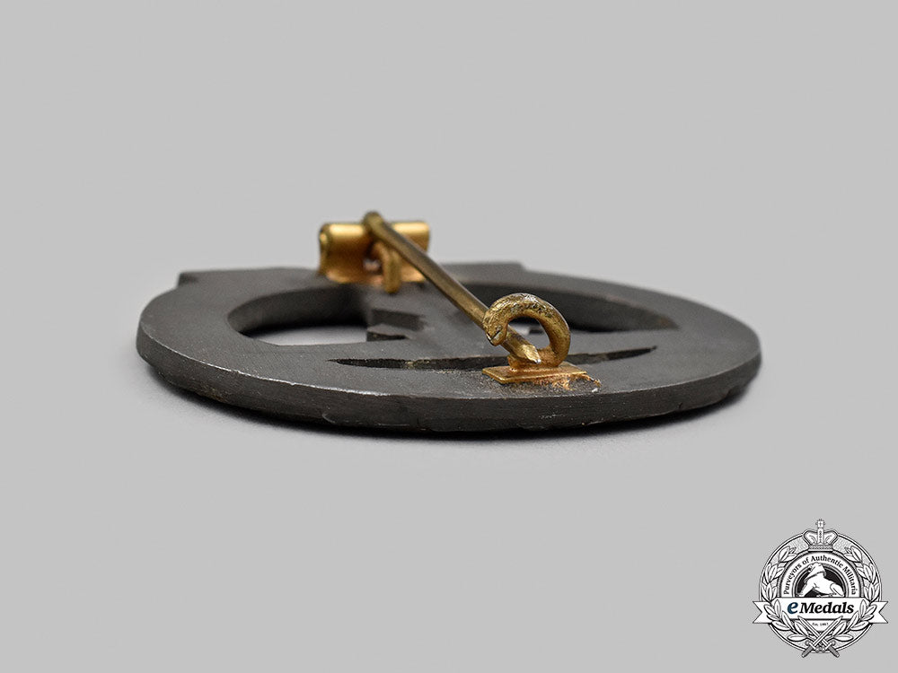 germany,_kriegsmarine._a_u-_boat_war_badge_29_m21_mnc6588