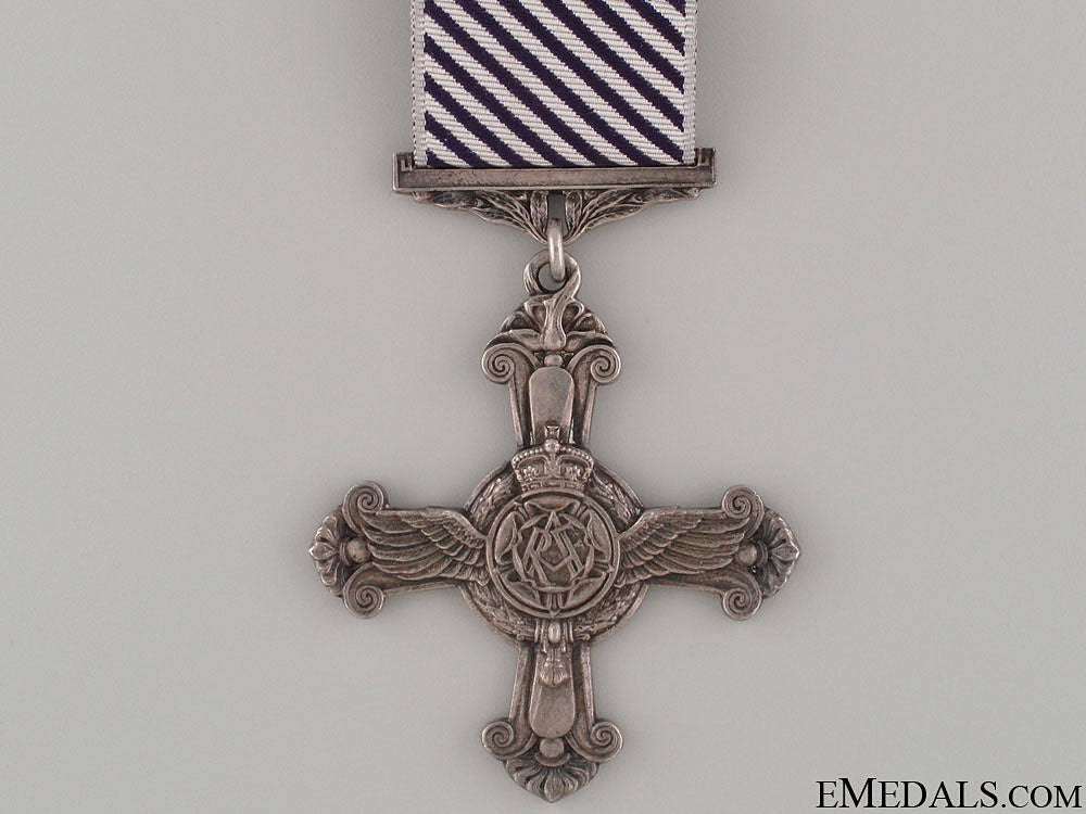 a_cased1945_distinguished_flying_cross_2.jpg5237355708b93