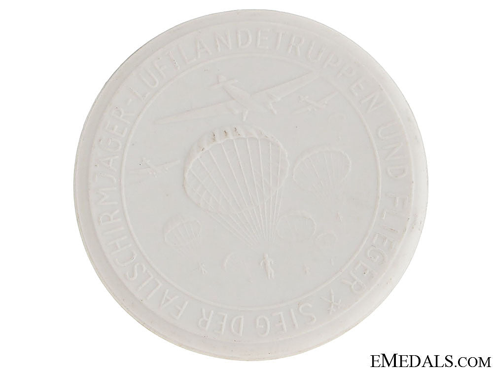 meissen_porcelain_table_medal-_kreta_2.jpg50f470267b3f2