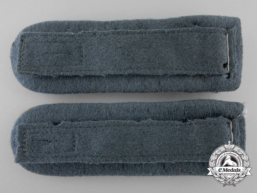 germany._an_army_administration_oberleutnant's_shoulder_board_pair_2_4
