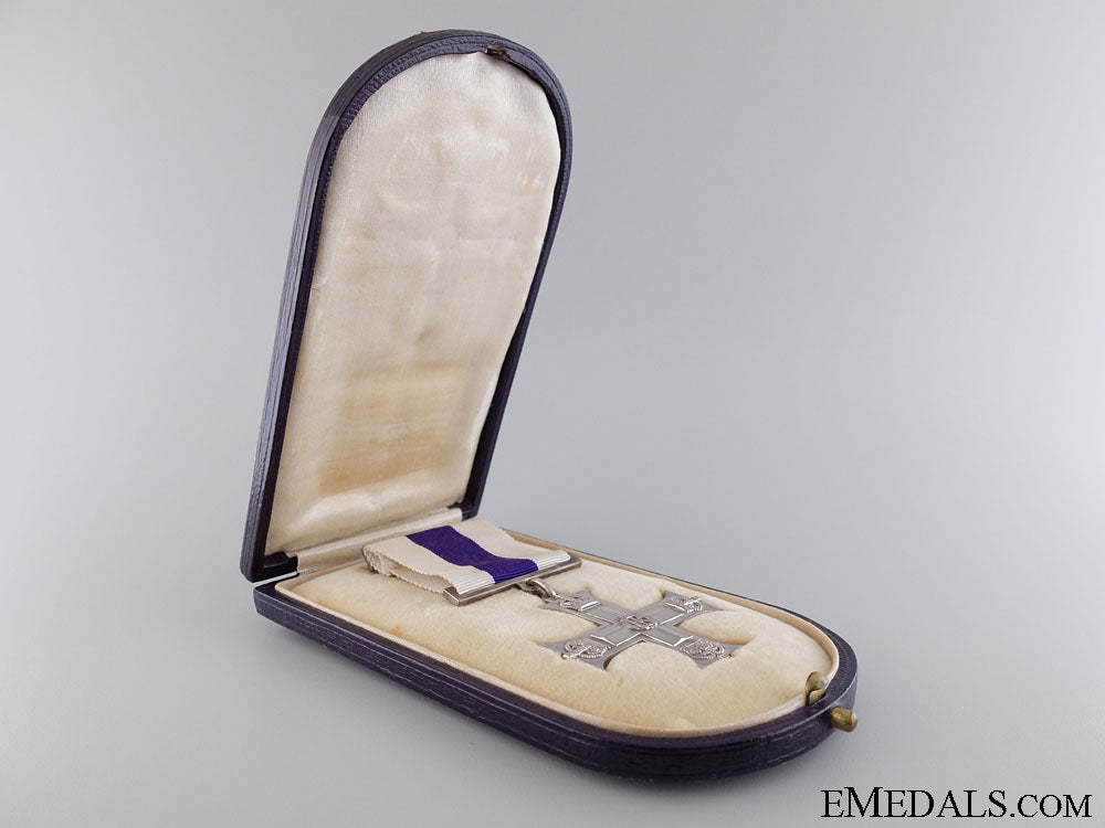 a_cased_wwi_issue_military_cross_2.jpg543d807261a99