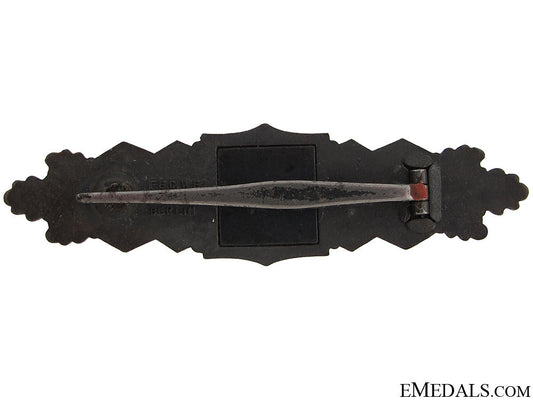 close_combat_clasp-_jfs_2.jpg516d769e8b128