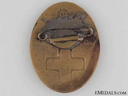 wwi_hungarian_red_cross_badge_2.jpg52dd2e8cb2ff8