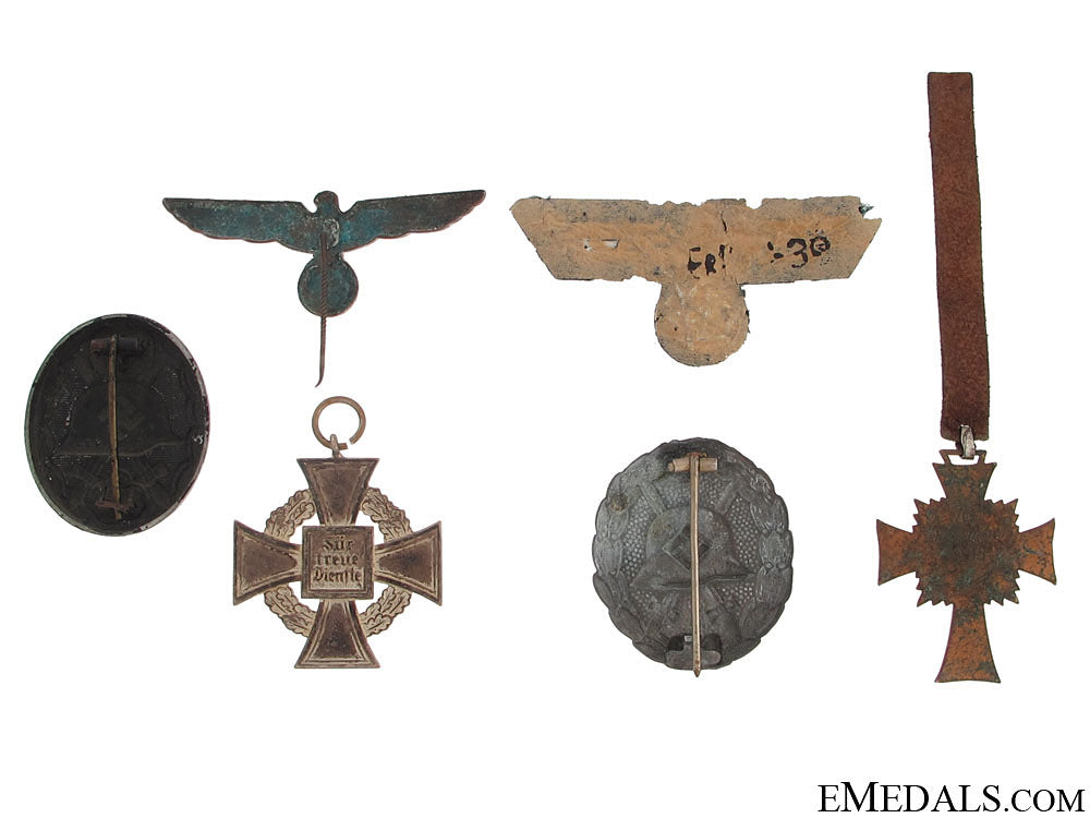 third_reich_period_insignia&_awards_2.jpg50f71913d0426
