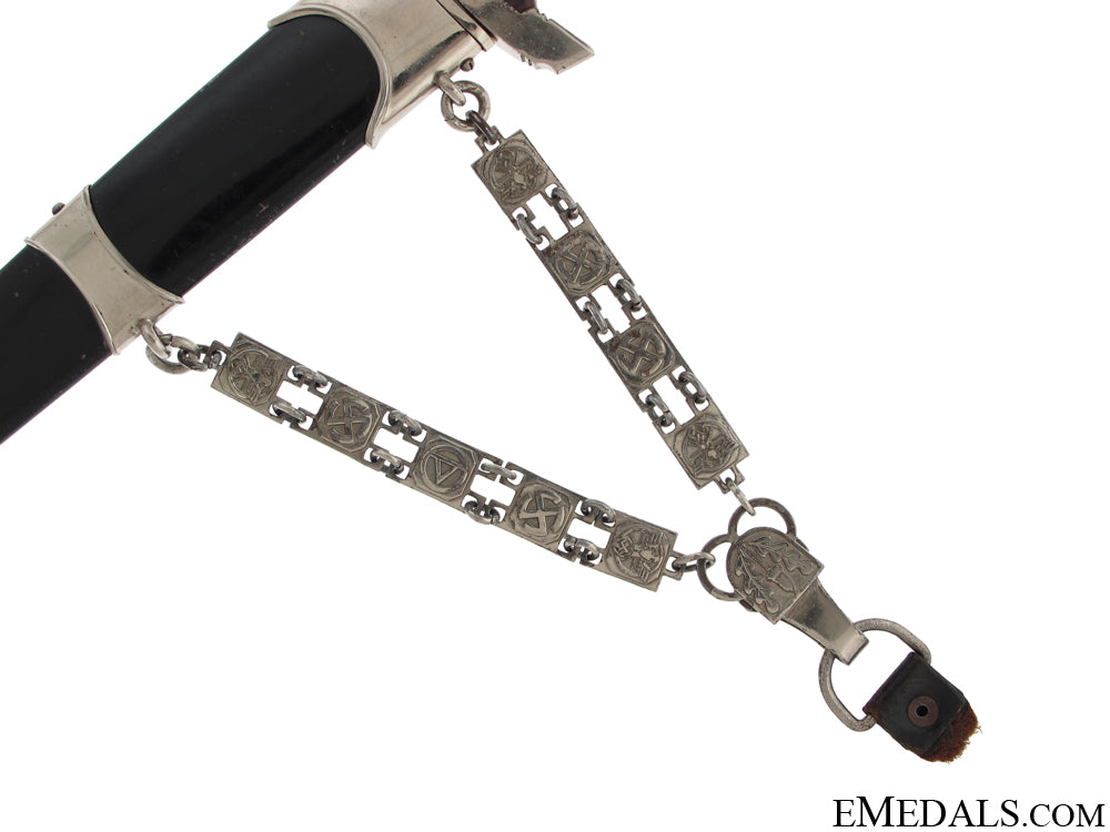 nskk_chained_leader’s_dagger_2.jpg50eeeca0696c6
