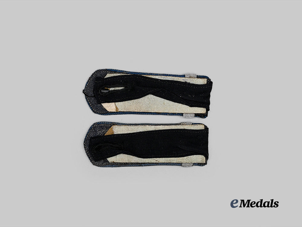 germany,_luftwaffe._a_soldbuch_and_accessories_to_theo_schmidt,_flak-_ersatz-_abteilung33_e_medals__g62780_20