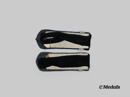 germany,_luftwaffe._a_soldbuch_and_accessories_to_theo_schmidt,_flak-_ersatz-_abteilung33_e_medals__g62780_20