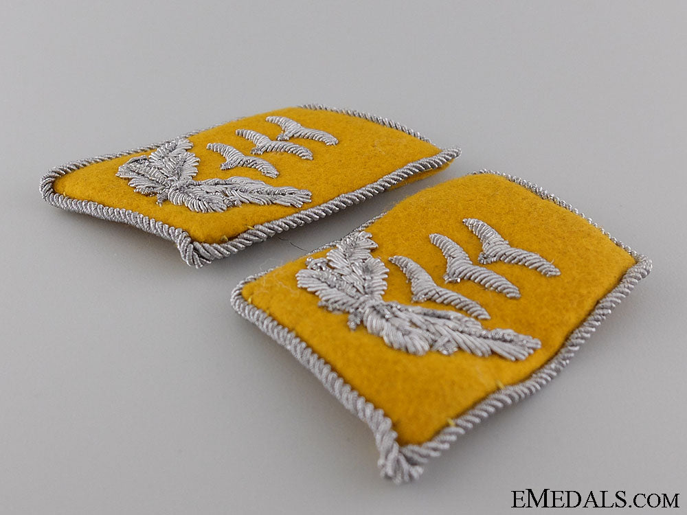 a_set_of_luftwaffe_captain's_collar_tabs_30.jpg543d75d98837c