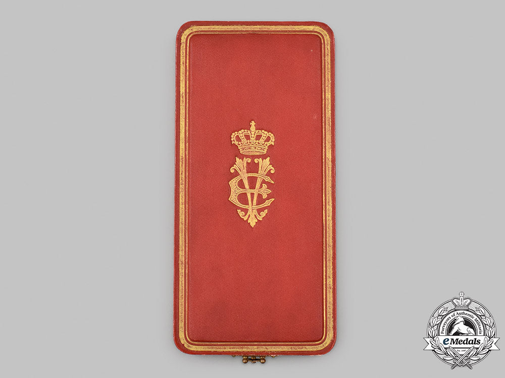 italy,_kingdom._an_order_of_the_crown,_grand_officer_in_gold,_cased_30_m21_mnc1753_1