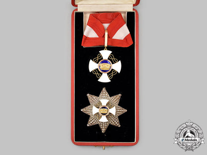 italy,_kingdom._an_order_of_the_crown,_grand_officer_in_gold,_cased_31_m21_mnc1754_1