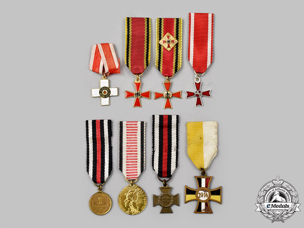 germany._a_mixed_lot_of_miniature_decorations_323_m21_mnc0443_1