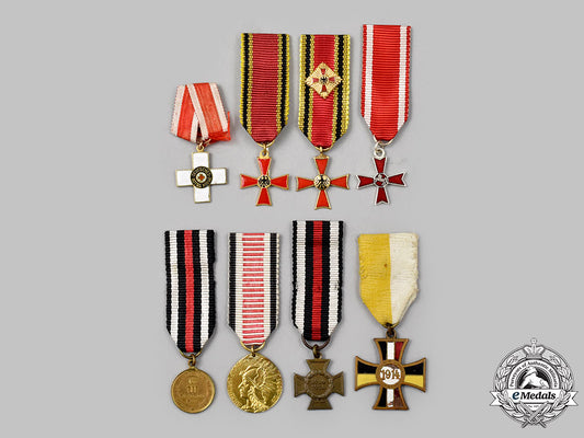 germany._a_mixed_lot_of_miniature_decorations_323_m21_mnc0443_1