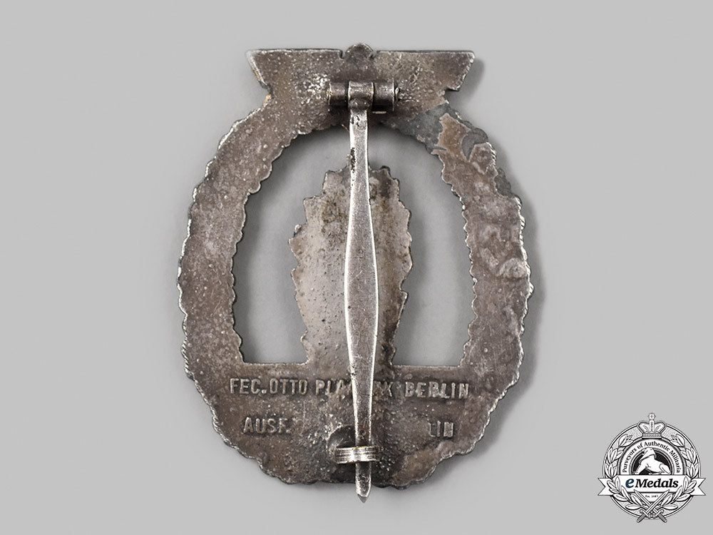 germany,_kriegsmarine._a_minesweeper_war_badge,_by_schwerin_33_m21_mnc2179