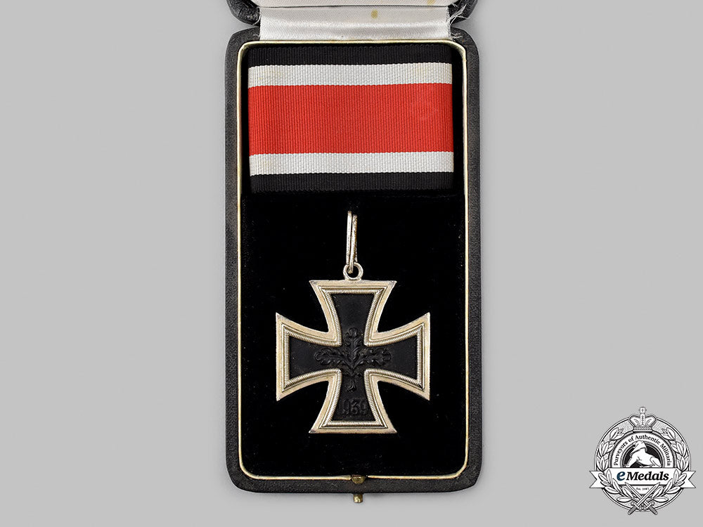 germany,_federal_republic._a_knight’s_cross_of_the_iron_cross,_with_case,1957_version_33_m21_mnc2274