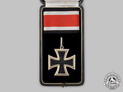 germany,_federal_republic._a_knight’s_cross_of_the_iron_cross,_with_case,1957_version_33_m21_mnc2274