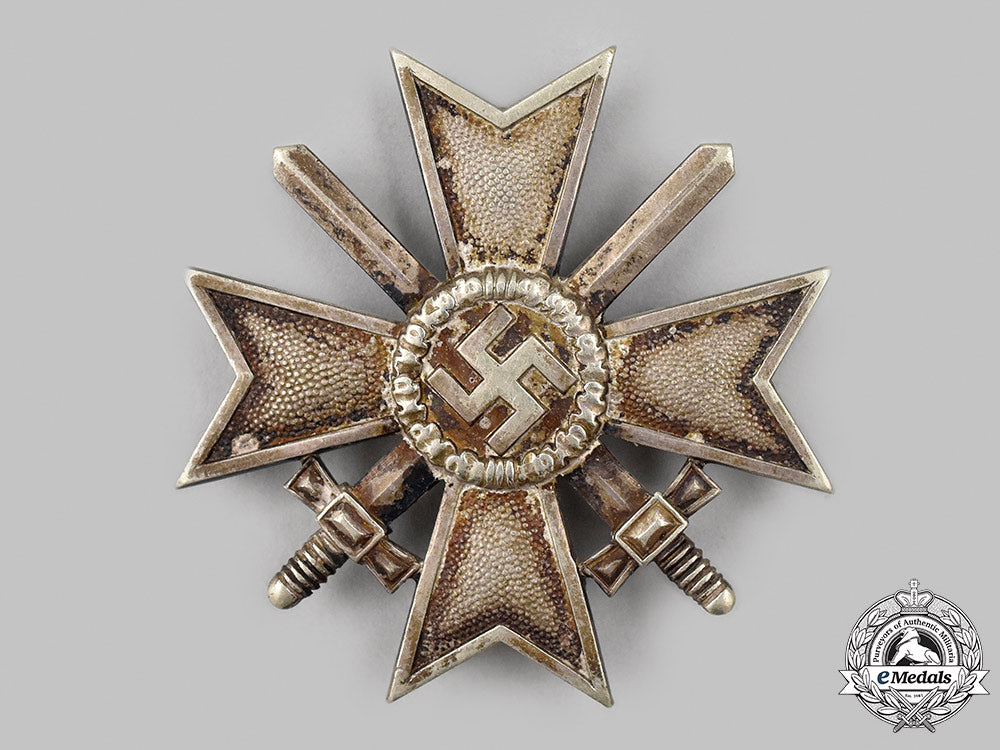 germany,_wehrmacht._a_war_merit_cross_i_class_with_swords,_by_deschler&_sohn_34_m21_mnc3715