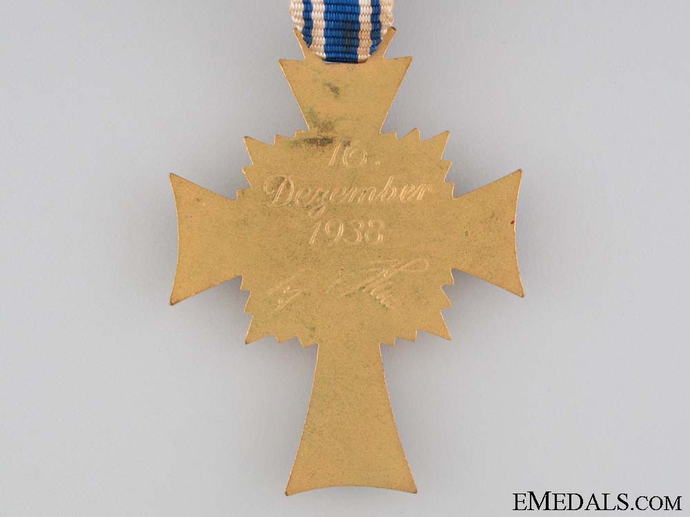 mother's_cross-_gold_grade&_cased_35.jpg52cc4b126c68b