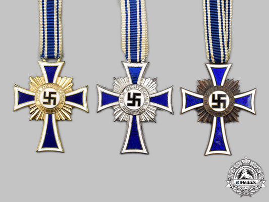 germany,_third_reich._a_mixed_lot_of_honour_crosses_of_the_german_mother,_all_grades_35_m21_mnc4909_1
