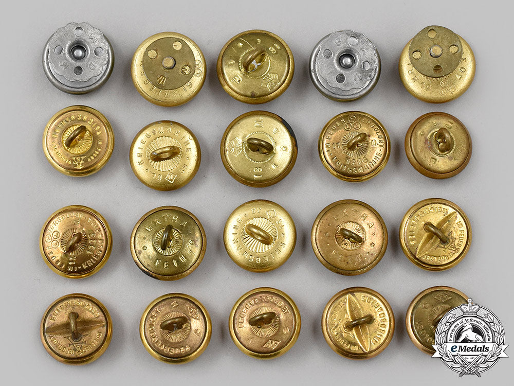 germany,_kriegsmarine._a_mixed_lot_of_uniform_buttons_362_m21_mnc0488_1